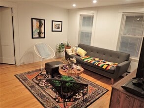 Building Photo - 76 Wenham St