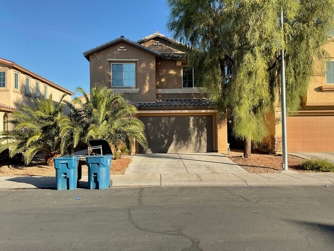 Building Photo - Stunning 4-Bedroom Home with Pool, Fire Pi...