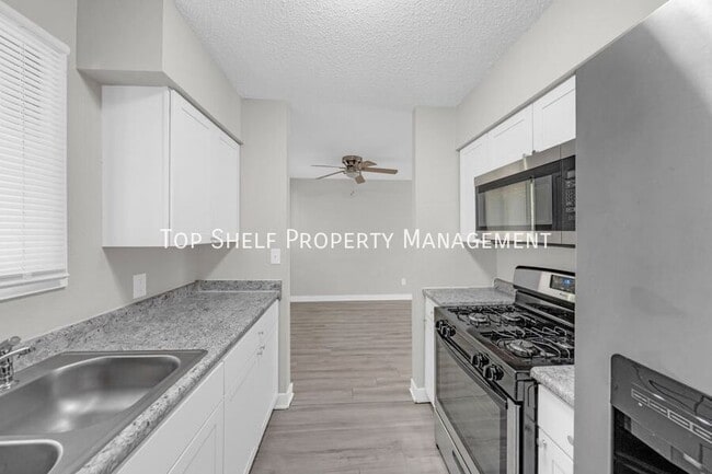 Building Photo - 1237 E 35th Ct