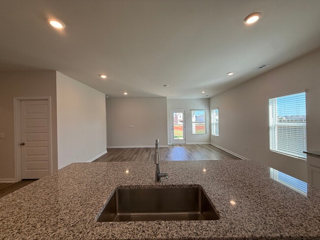 Building Photo - 157 Keller Dr