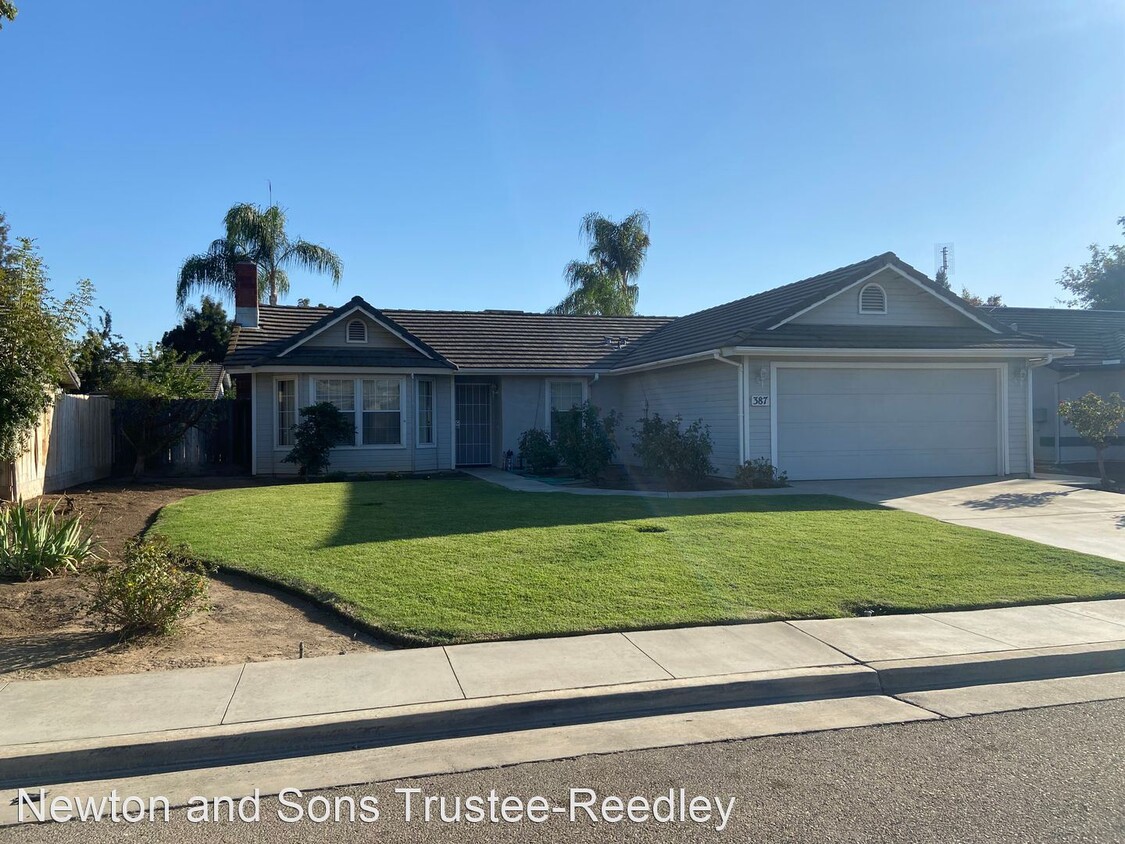 Primary Photo - 3 br, 2 bath House - 387 E. Sycamore Avenue