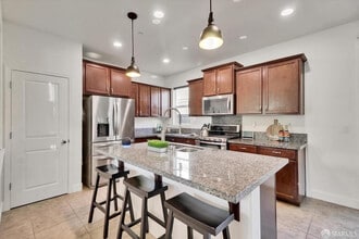 Building Photo - 2210 Salice Way