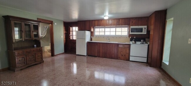 Foto del edificio - 14 Foothill Ln