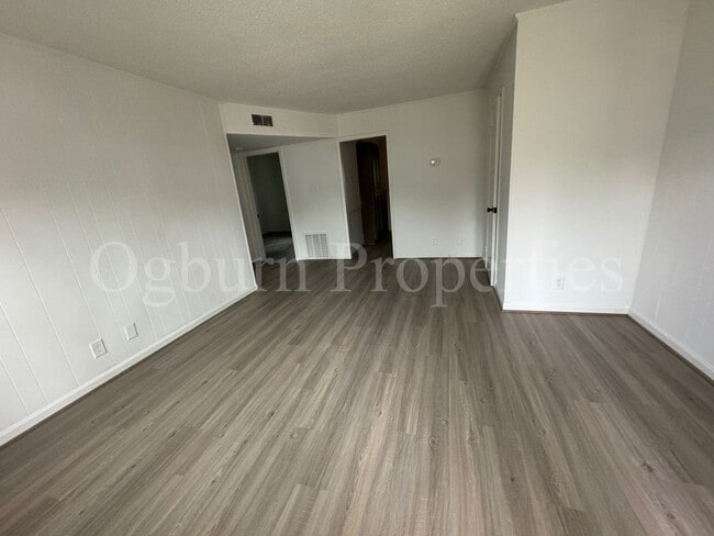 Foto del edificio - 208 Mayberry Ave