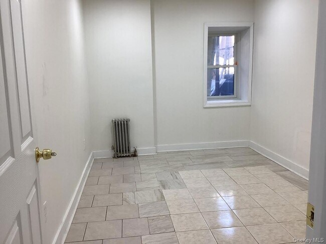 Foto del edificio - 6071 70th Avenue