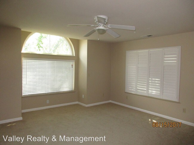 Foto del edificio - 1000 Spring Meadow Dr