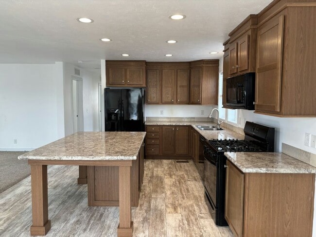 Building Photo - 25764 Merion Dr