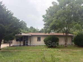 Building Photo - 3368 Clover Dr