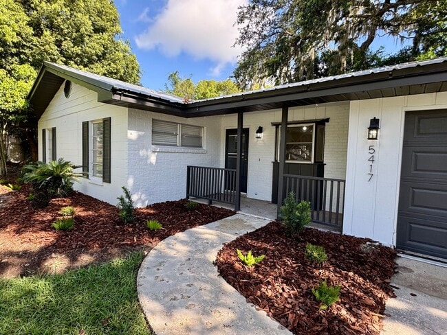 Building Photo - 3 Bedroom , 2 Bath home with office!