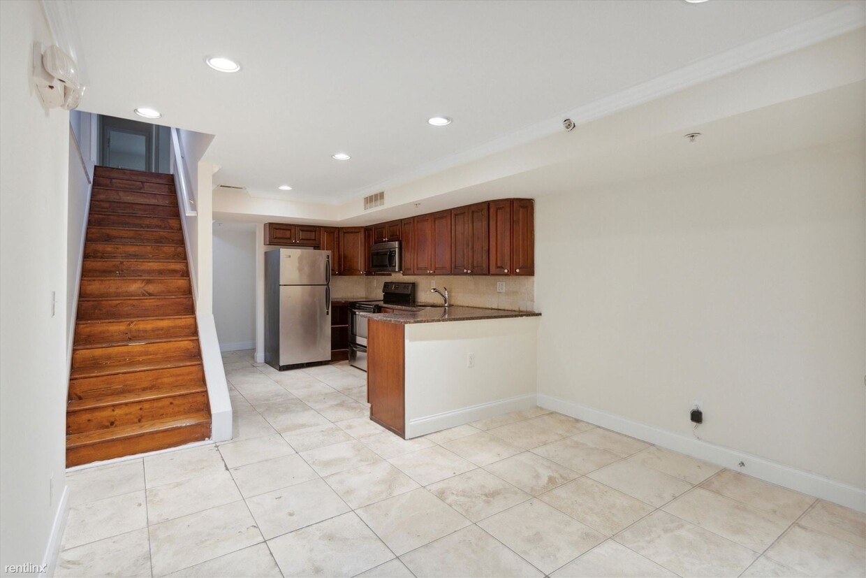 Primary Photo - 3 br, 2 bath Duplex - 1723 Fontain ST Unit A