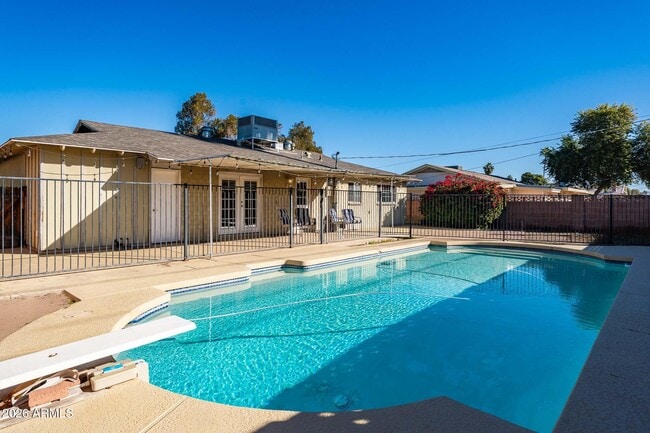 Foto del edificio - 8303 E Glenrosa Ave