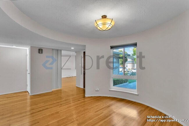 Foto del edificio - 682 Teal St