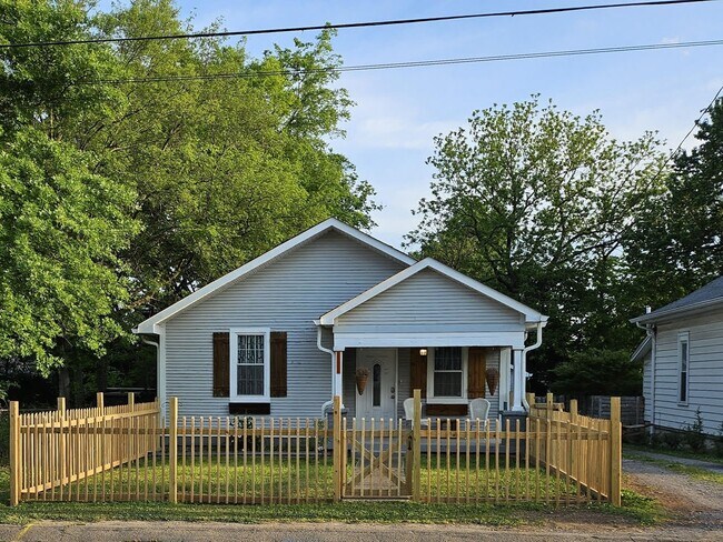 Photo - 112 Lucile St House