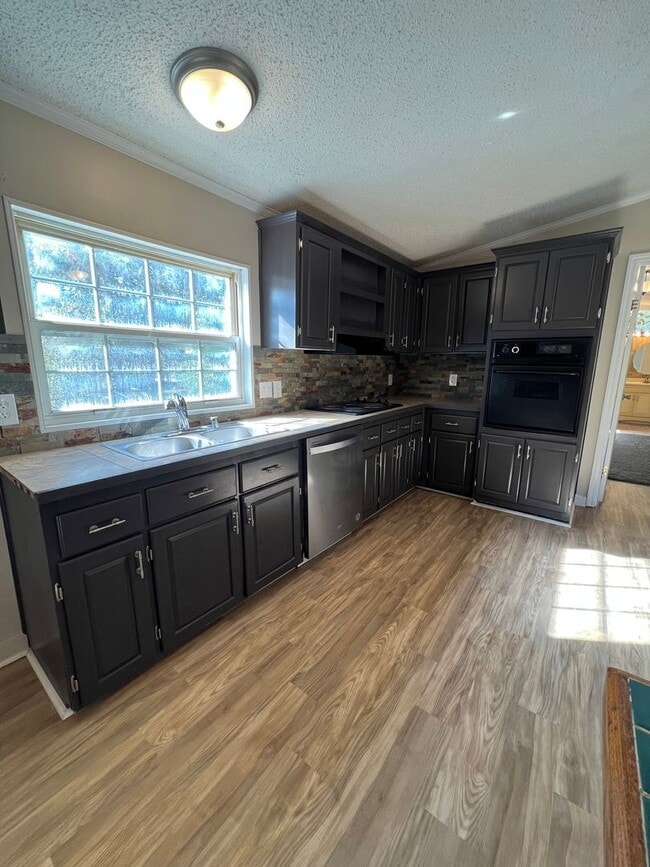 Building Photo - 3 Bedroom, 2 Bath Mobile Home in Dearing
