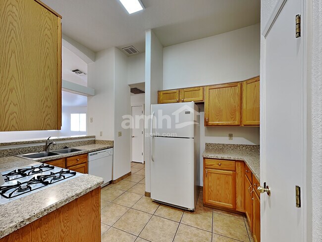 Building Photo - 10047 E Paseo San Rosendo
