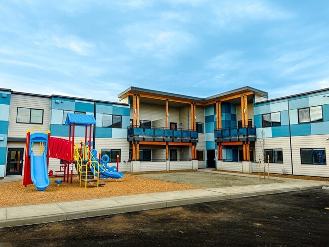 Building Photo - Midtown Place Apartments