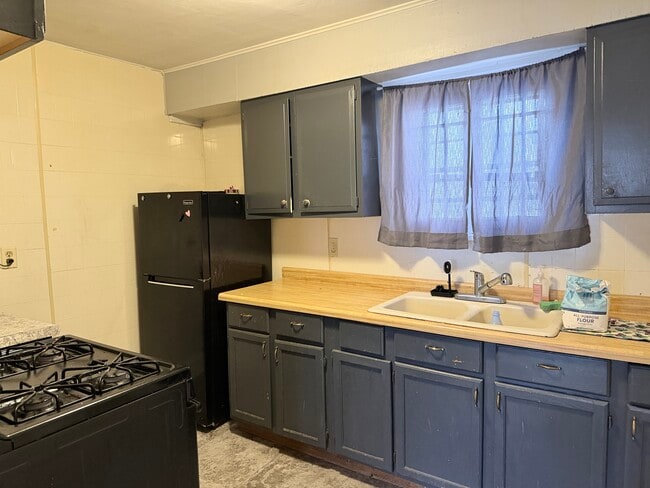 Building Photo - 503 N Eastwood Dr