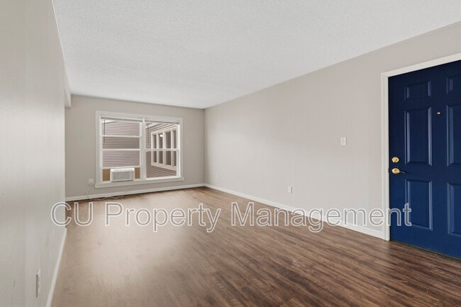 Foto del edificio - 1605 N Willow Rd