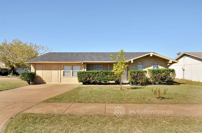 Building Photo - 1001 Glenhaven Dr