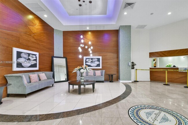 Foto del edificio - 6301 Collins Ave