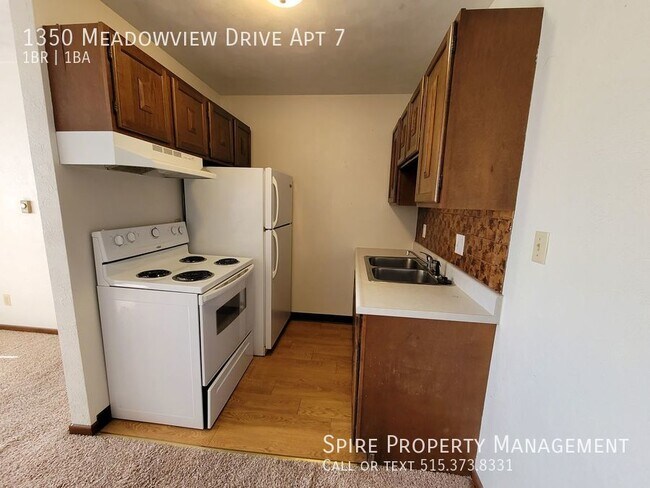 Building Photo - 1350 Meadowview Dr