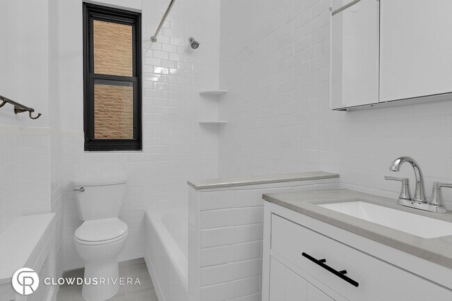 Foto del edificio - 300 W 108th St
