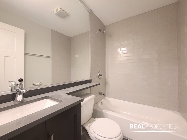 Foto del edificio - 530 W Surf St