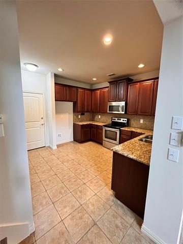 Building Photo - 6812 Carrington Ln