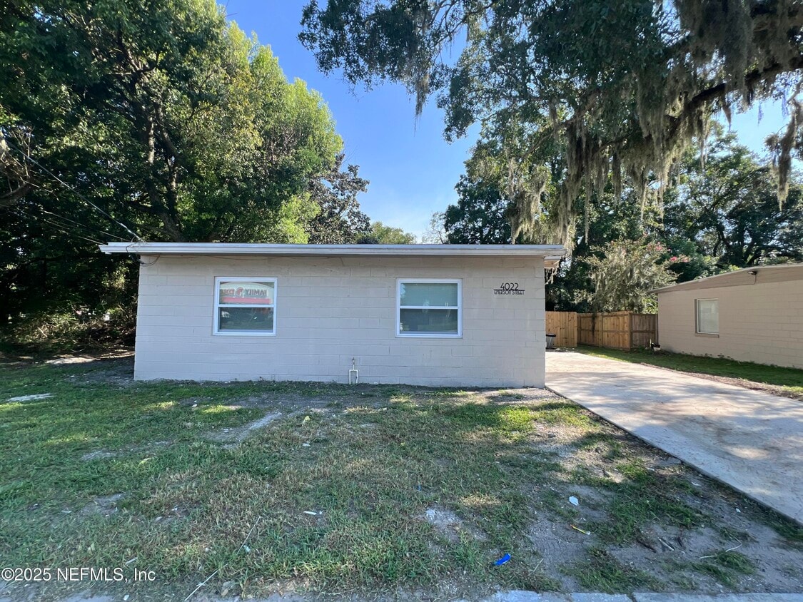 Primary Photo - 4022 Emerson St