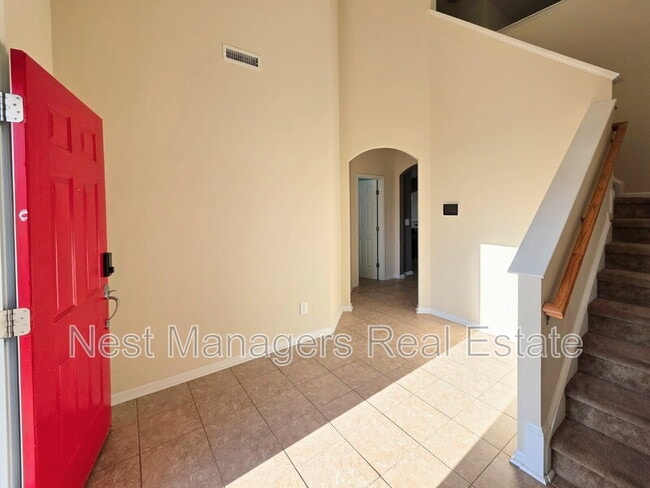 Building Photo - 825 Running Horse Ln