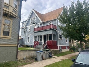 Building Photo - 131 E Lloyd St