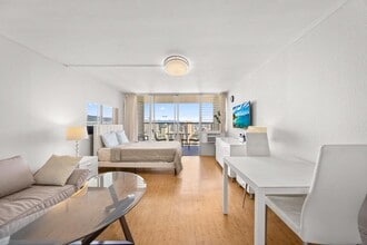 Building Photo - 445 Seaside Ave