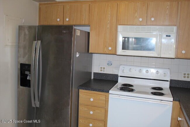 Foto del edificio - 8401 N Atlantic Ave