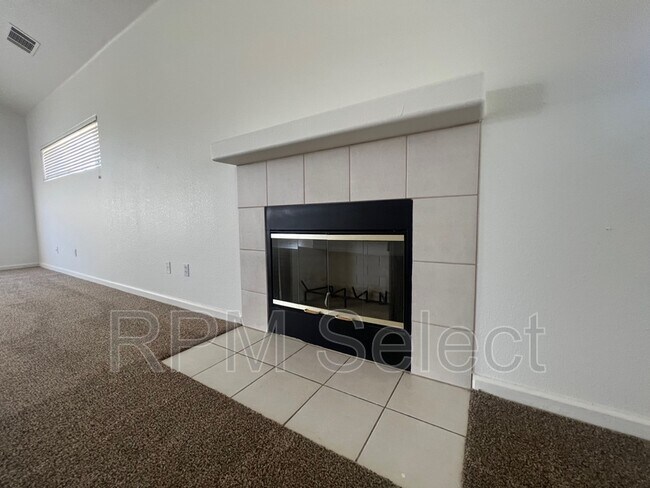 Foto del edificio - 6181 Lemon Bell Way