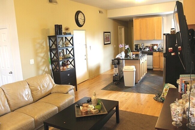 Foto del edificio - 1623 N Halsted St