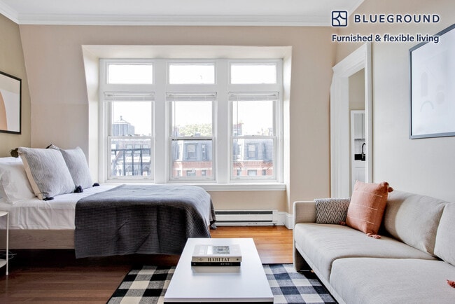 Building Photo - 232 Newbury St