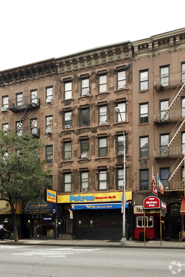 Foto del edificio - 772 Ninth Avenue