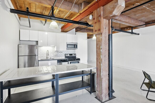 Foto del edificio - The Newberry Lofts / Artist Loft Apartments