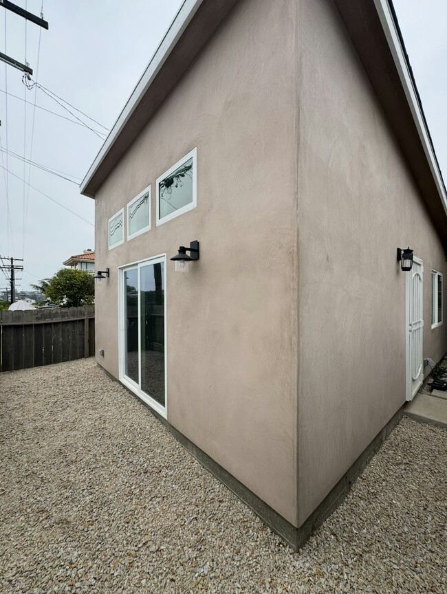 Building Photo - 4422 Long Branch Ave