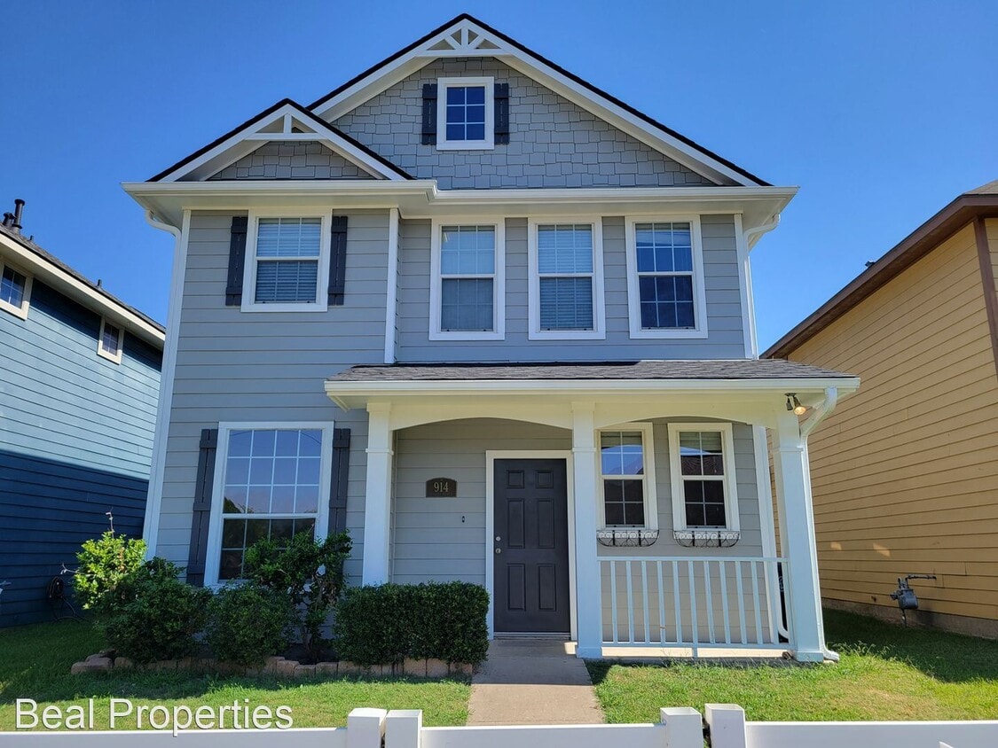 3 br, 2.5 bath House 914 Eagle Ave House Rental in College Station