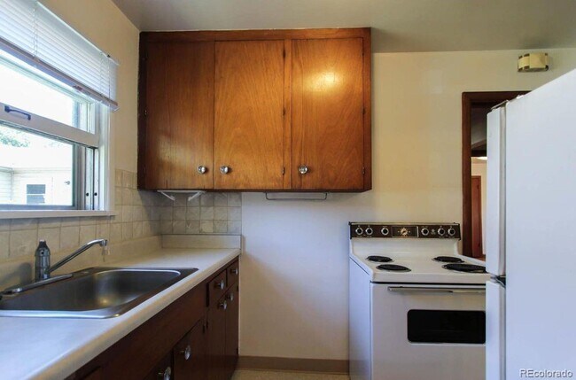 Foto del edificio - 2480 S Humboldt St