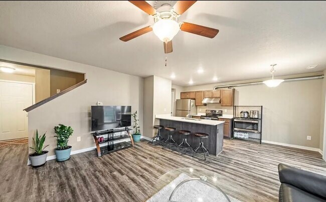 Building Photo - 777 NE Macey Way