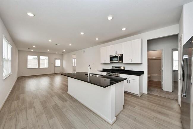 Foto del edificio - 18010 Whitetail Run Ln