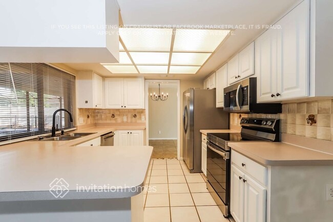 Building Photo - 500 Hadley Dr