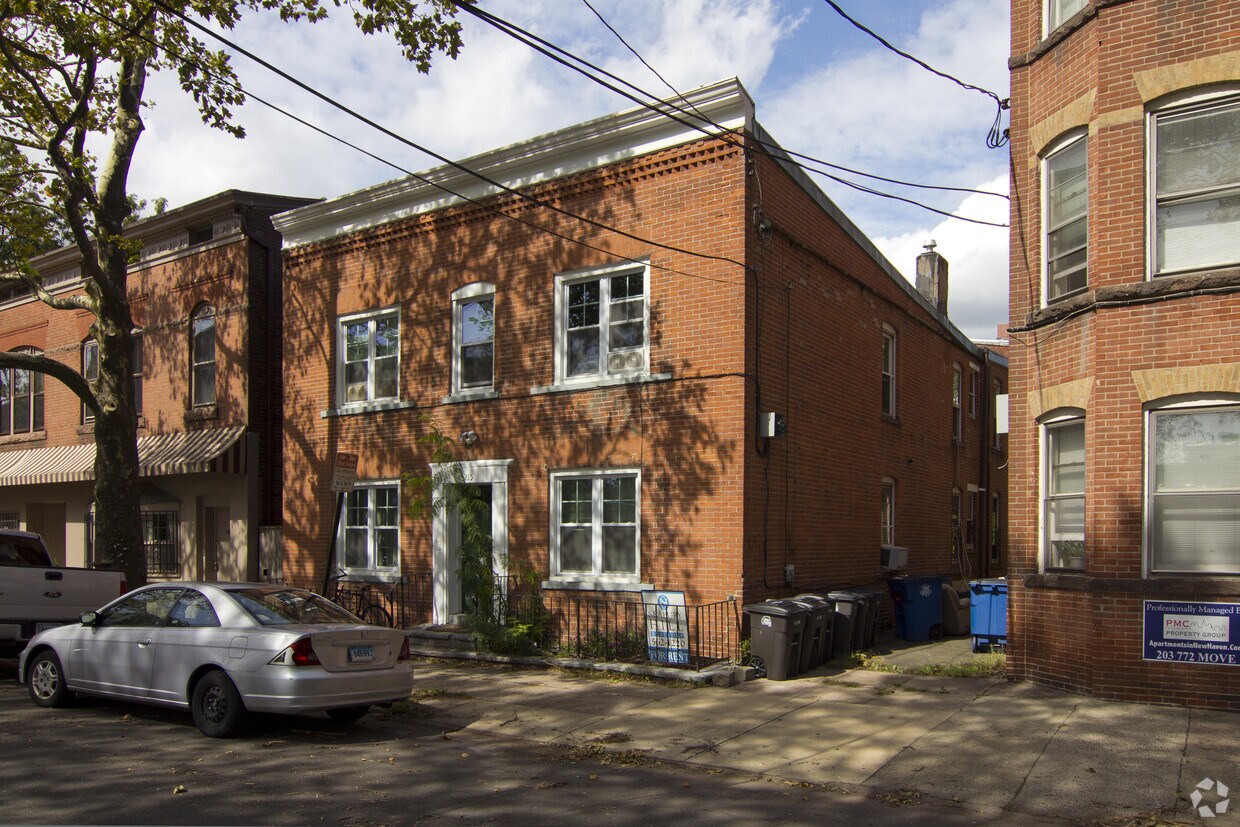 Primary Photo - 215 Greene St