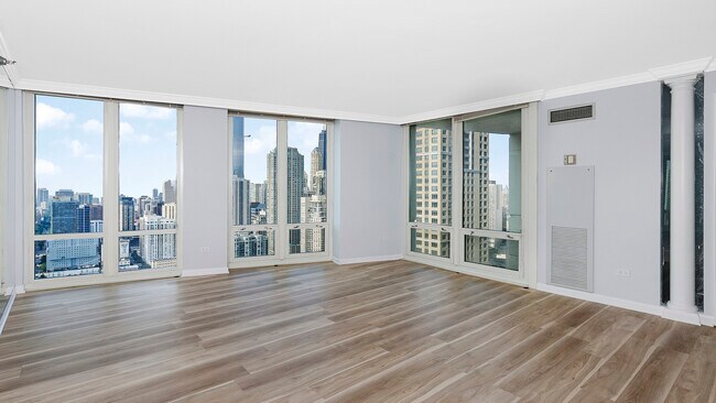 Building Photo - 345 N La Salle Dr