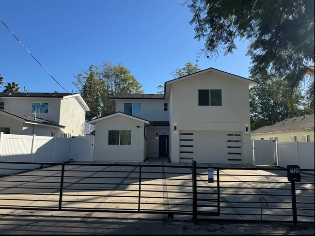 Building Photo - 7720 Jordan Ave
