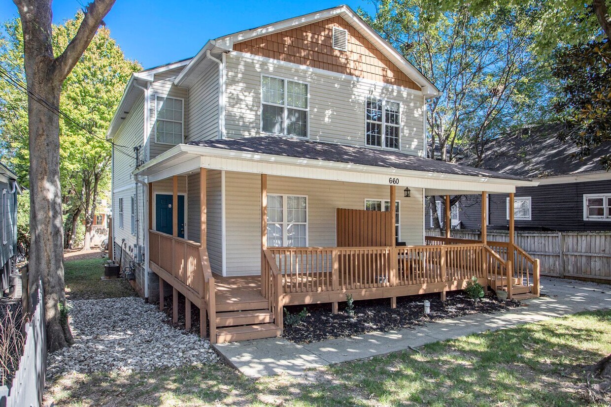 Primary Photo - Newly Renovated 4/3 Near Beltline!