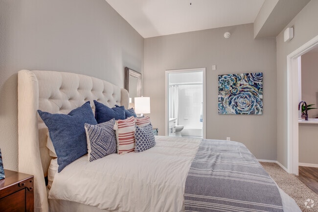 2BR, 2BA - 851 SF - Ascent North Scottsdale