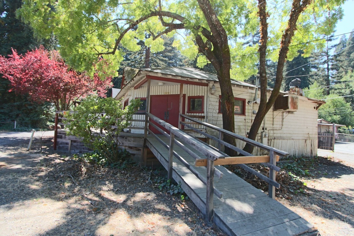 Primary Photo - 14120-14150 Old Cazadero Rd